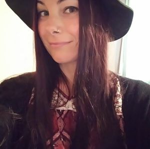 Meet your Posher, Steph